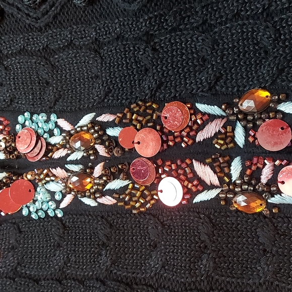 9 for $10 M&M CROPPED CARDIGAN - Picture 7 of 7